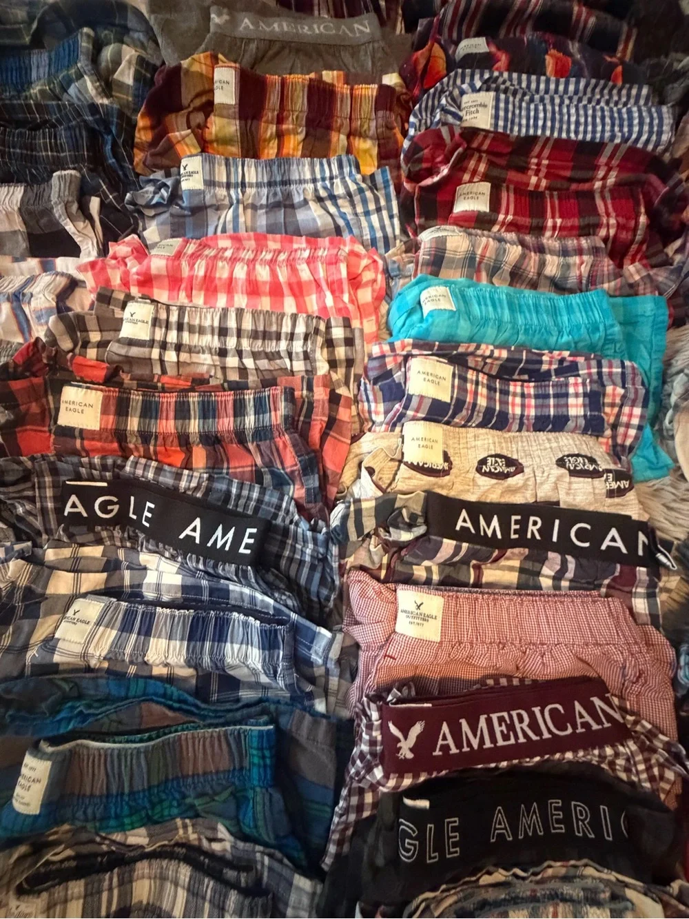 American Eagle Outfitters selling off